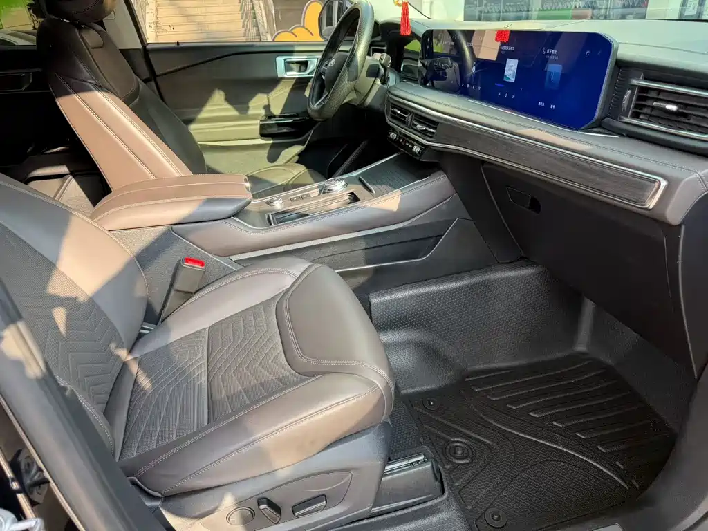 Ford Explorer — миниатюра 4
