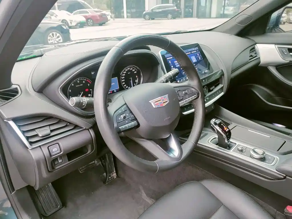 Cadillac CT5 — миниатюра 7