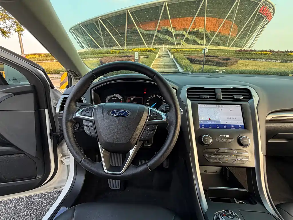 Ford Mondeo — миниатюра 9