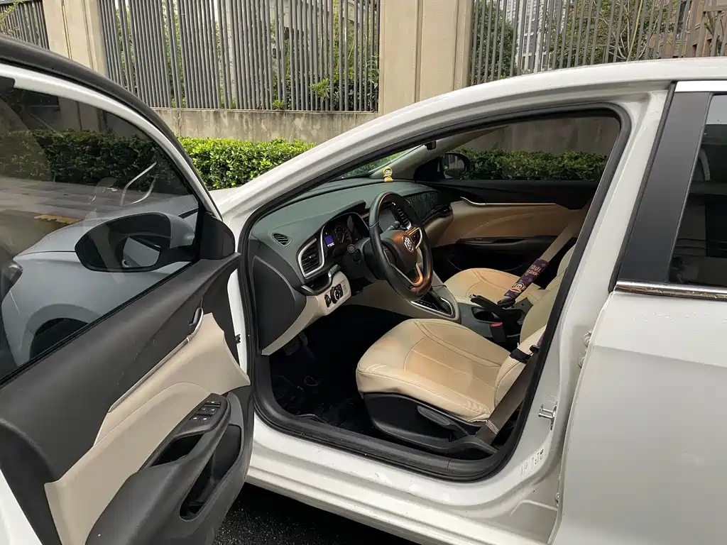Buick Excelle — миниатюра 10