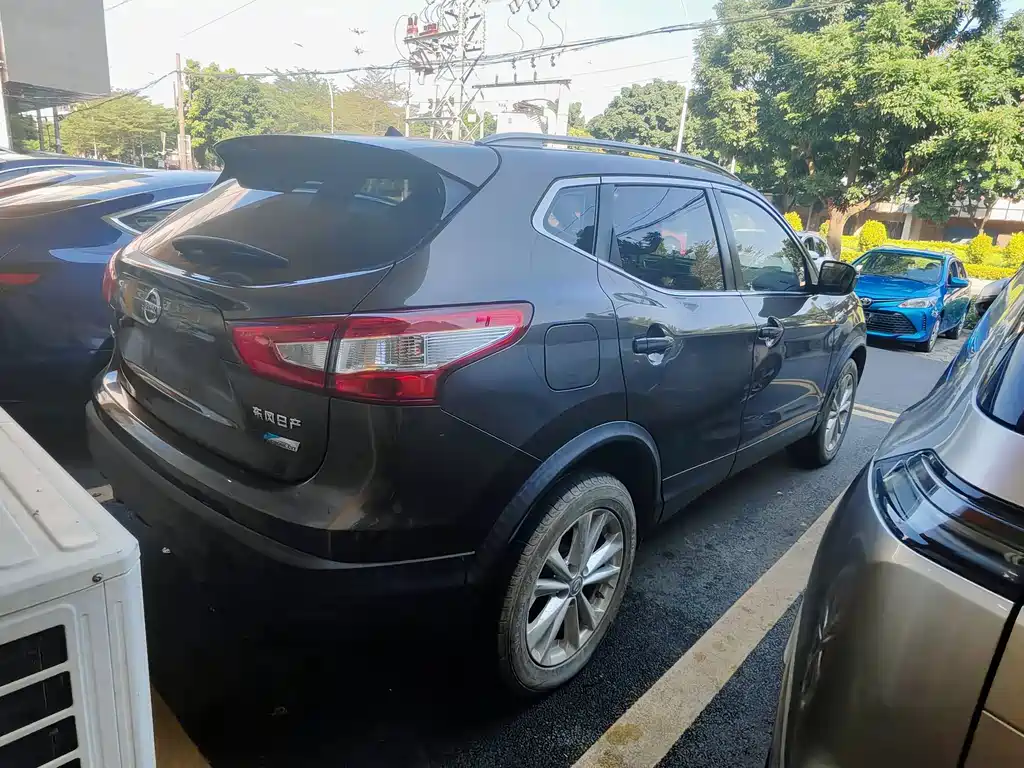 Nissan Qashqai — миниатюра 8