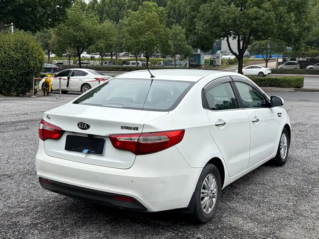 Kia K2 — миниатюра 9