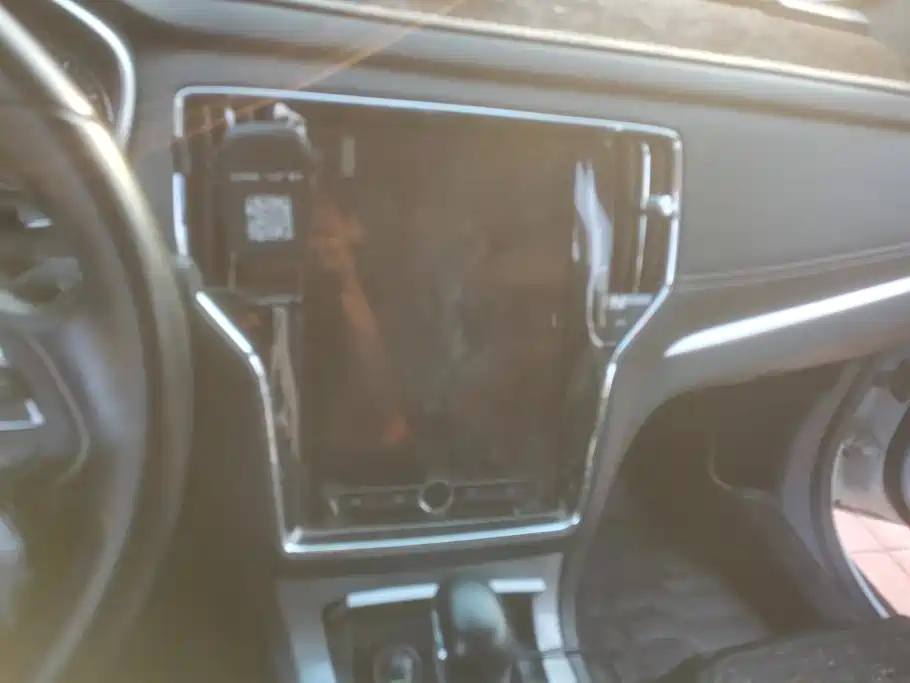 Roewe RX5 — миниатюра 7