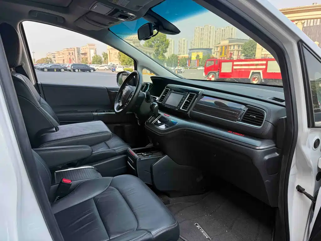 Honda Elysion — миниатюра 5