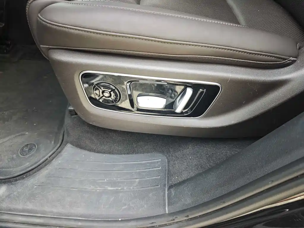 Li Auto Li L8 — миниатюра 12