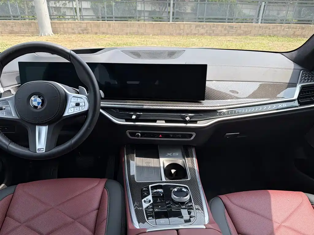 BMW X5 2025 xDrive 40Li M Sport Night Package