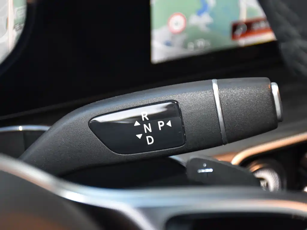 Mercedes-Benz EQC — миниатюра 16