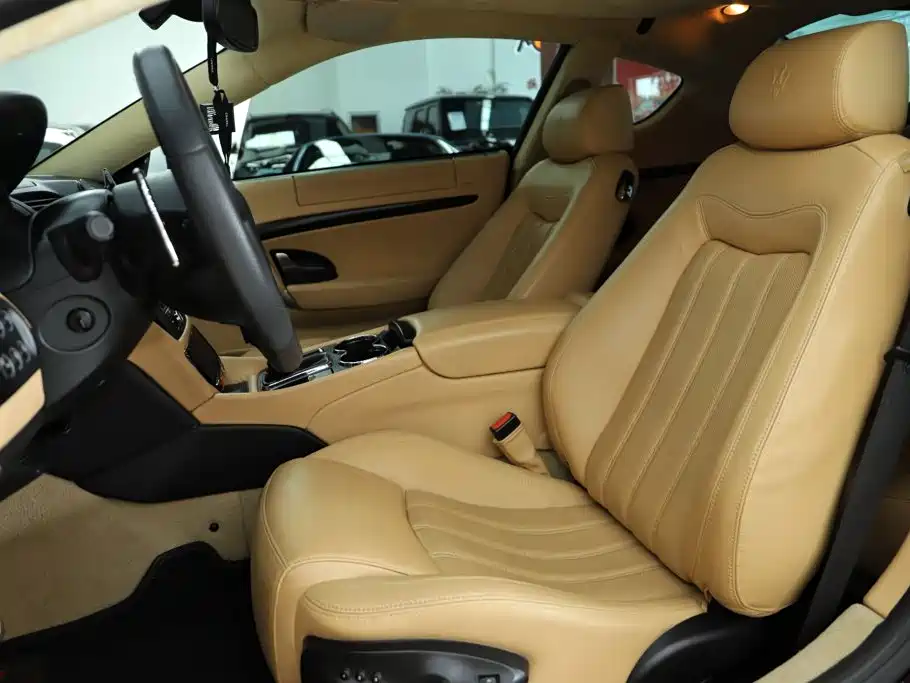 Maserati GranTurismo — миниатюра 6