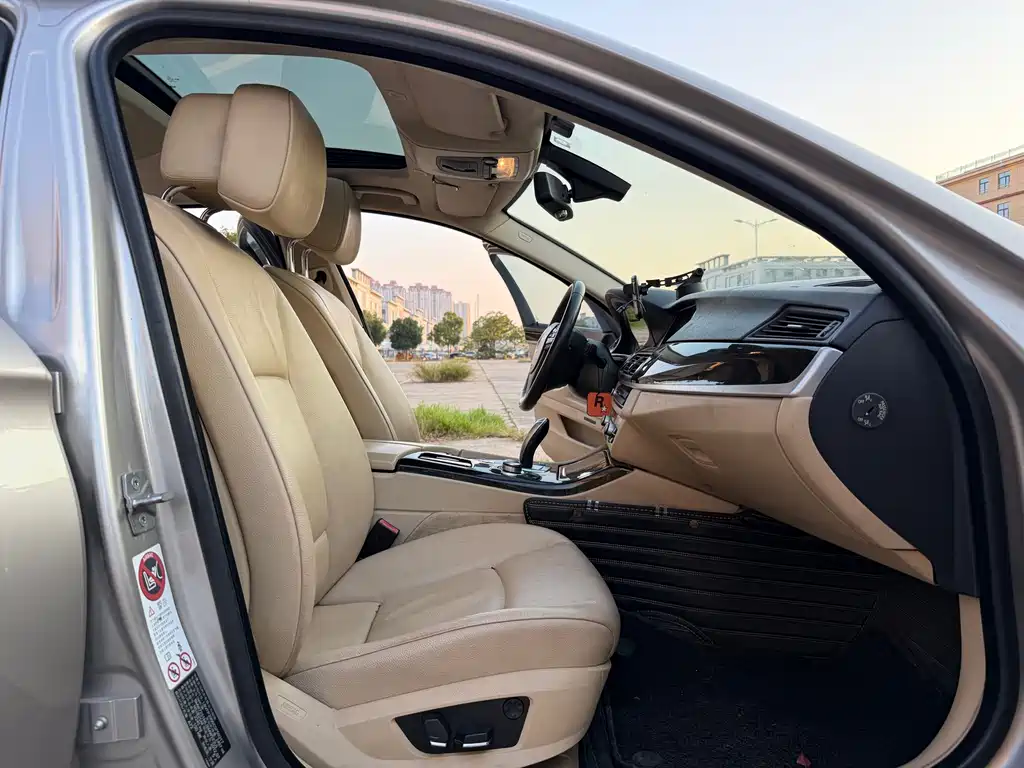 BMW 5 Series — миниатюра 6
