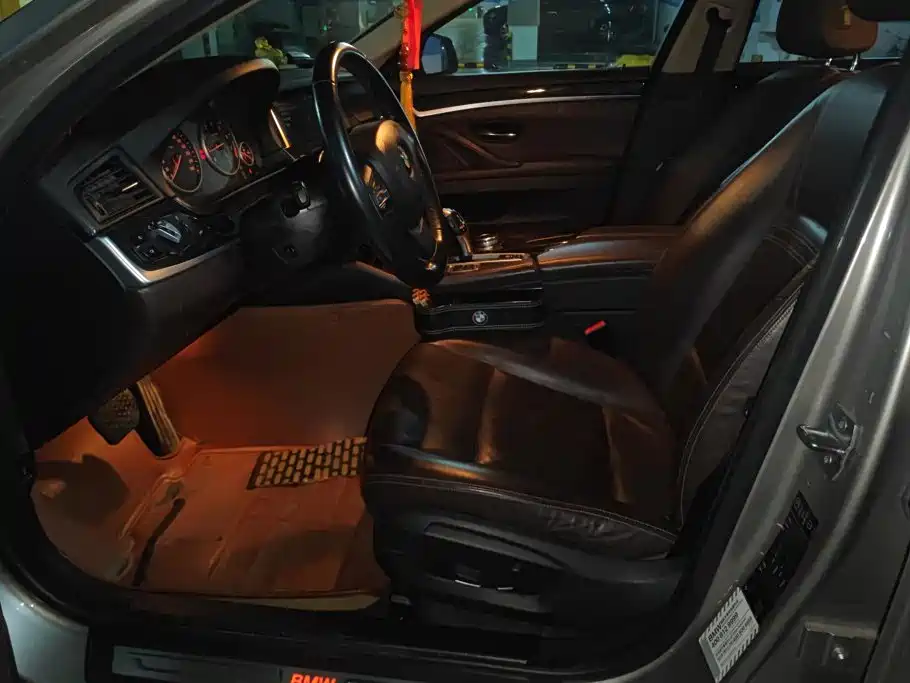 BMW 5 Series — миниатюра 9