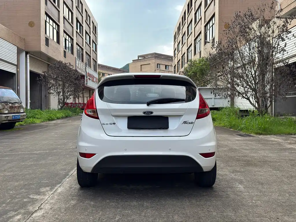 Ford Fiesta Hatchback 1.5L Auto Fashion Type, фото 19