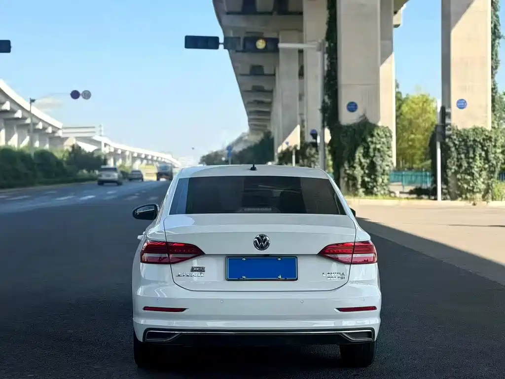 Volkswagen Lavida — миниатюра 8