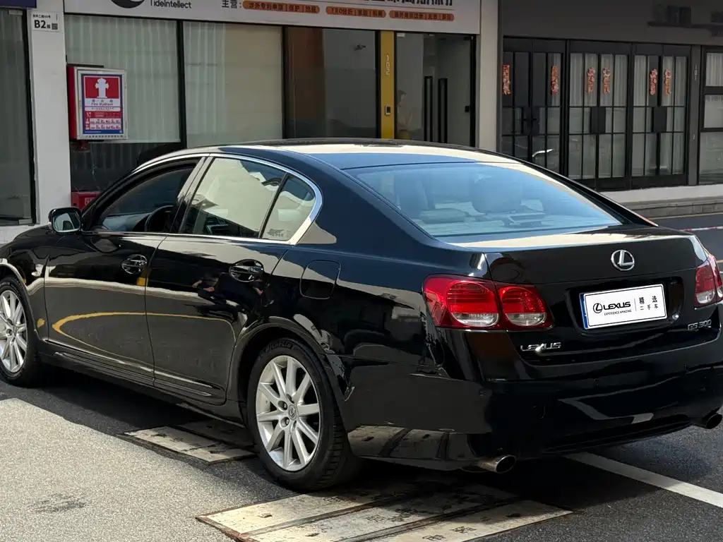 Lexus GS — миниатюра 5