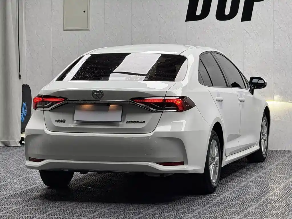 Toyota Corolla — миниатюра 12