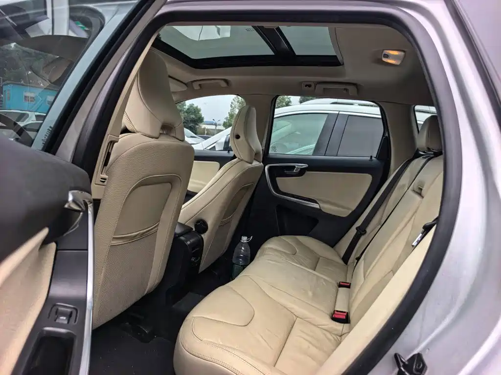 Volvo XC60 (Import) — миниатюра 8