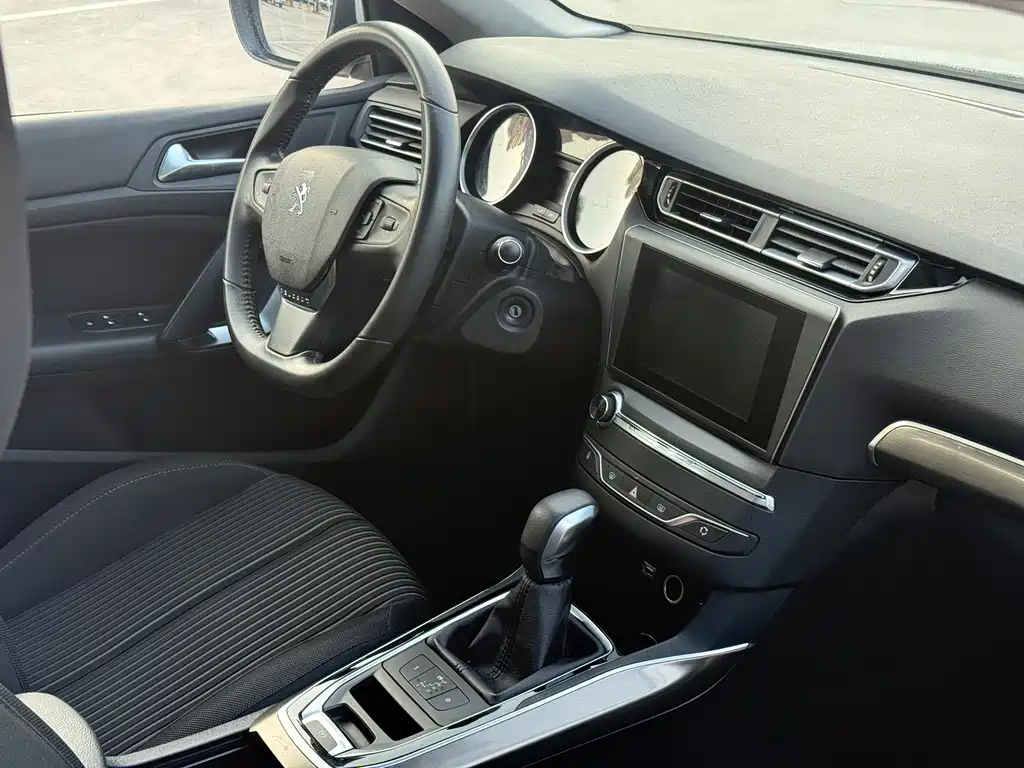 Peugeot 408 — миниатюра 10