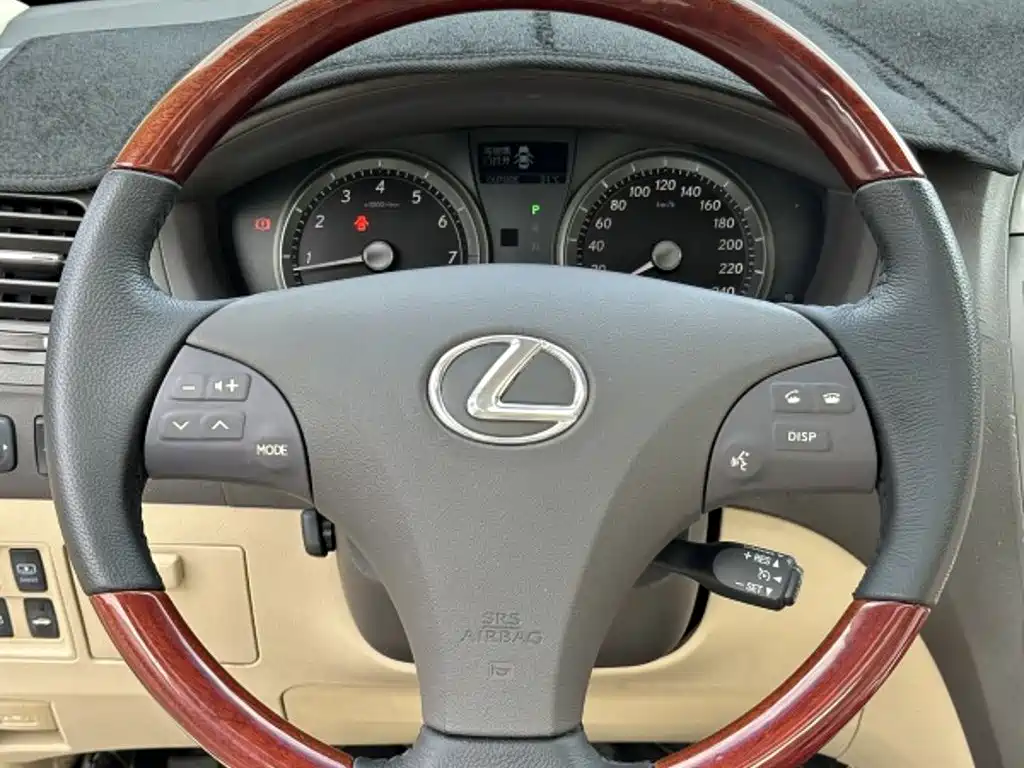 Lexus ES — миниатюра 13