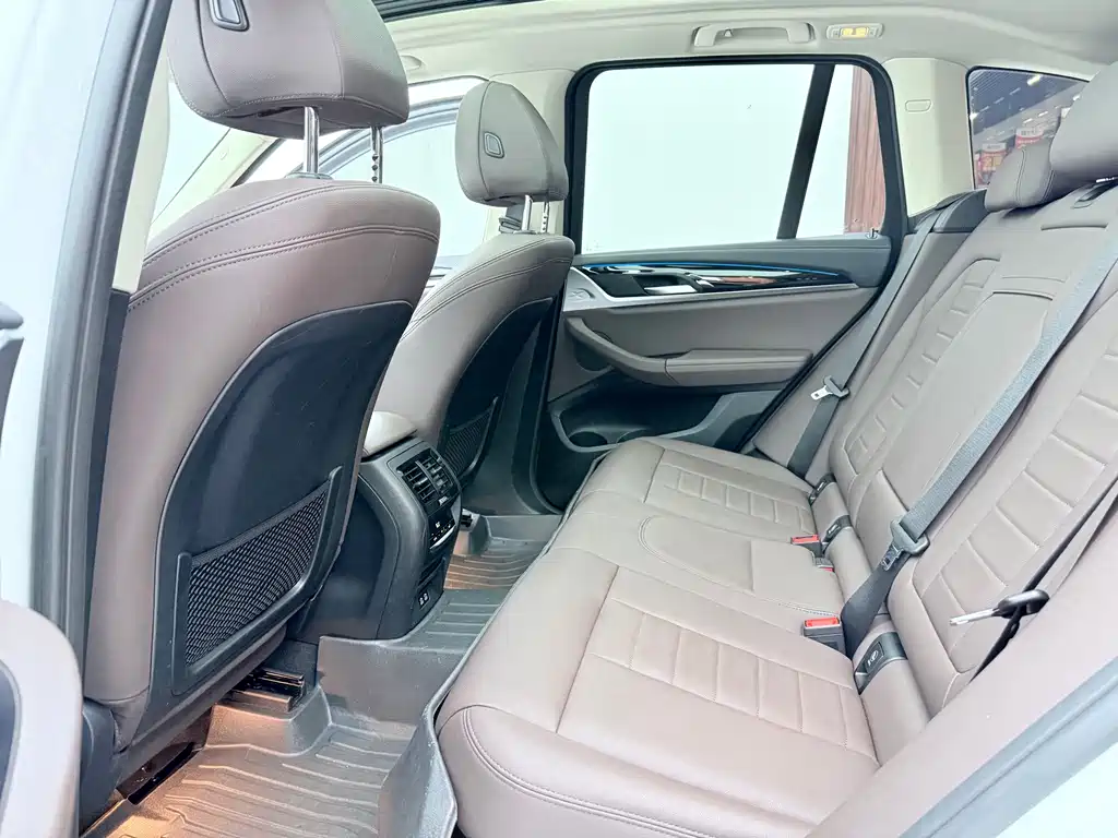 BMW iX3 — миниатюра 13