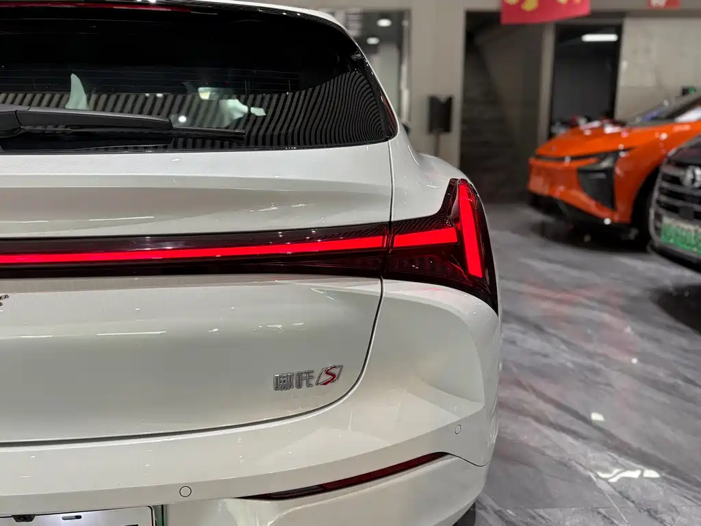Neta S Shooting Brake — миниатюра 30