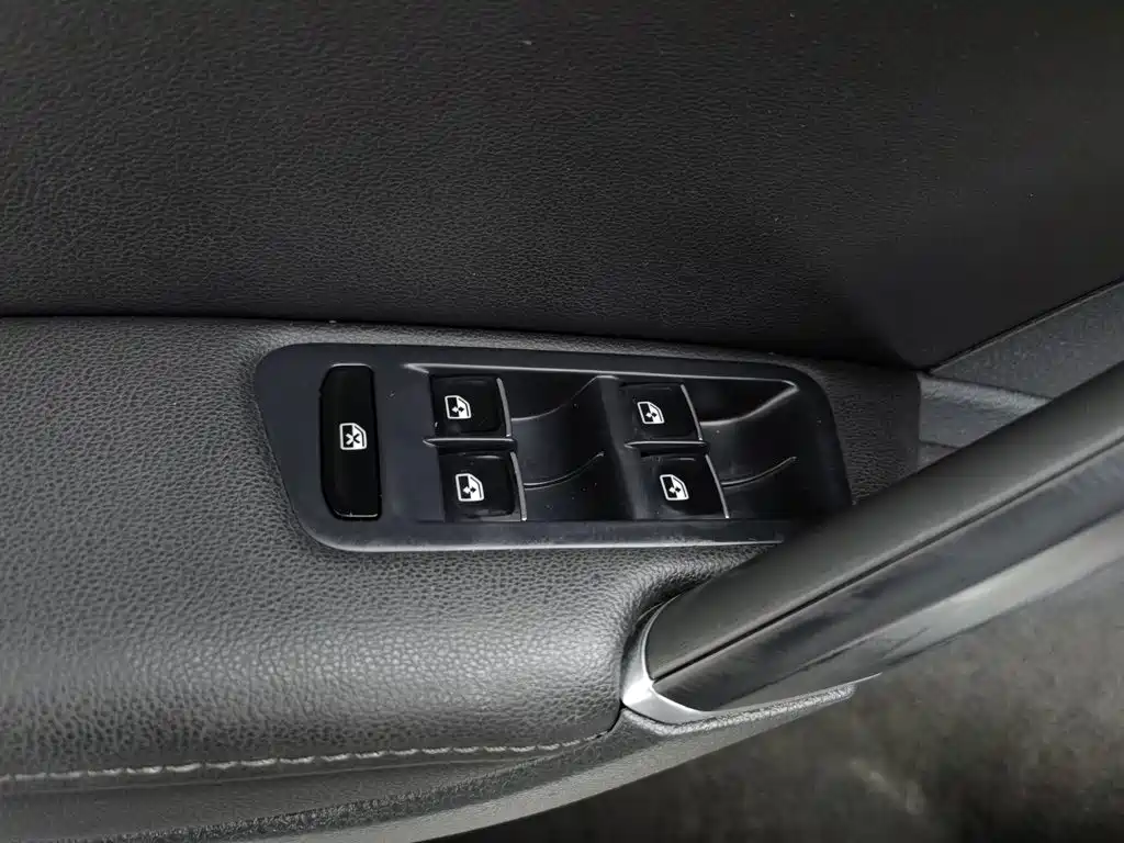 Volkswagen Golf — миниатюра 9