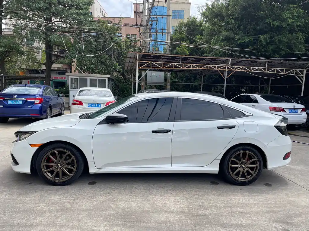 Honda Civic 2019 220TURBO CVT V