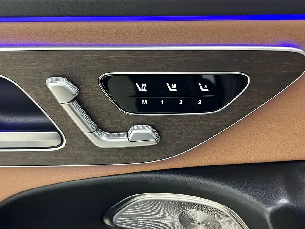 Mercedes-Benz E-Class — миниатюра 18