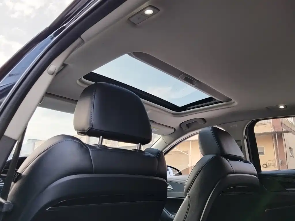 Hongqi Hongqi H5 — миниатюра 10