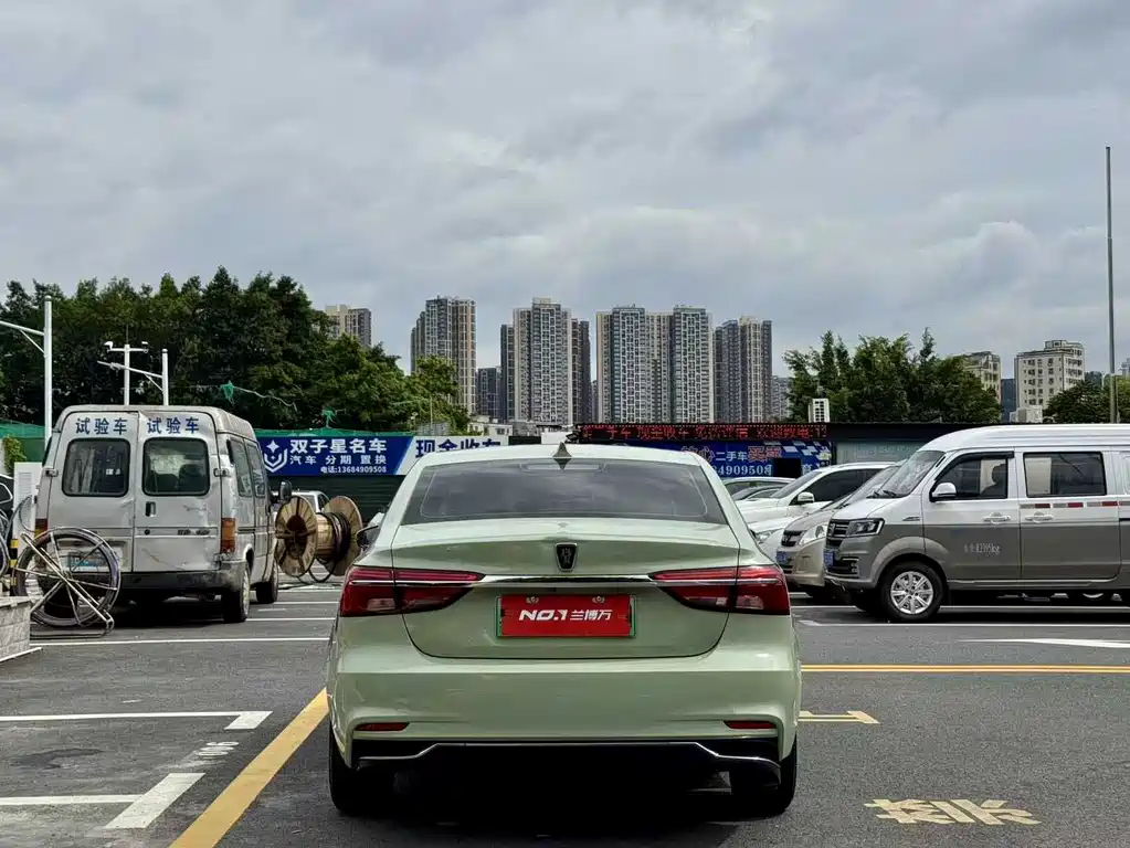 ROEWE  I6 NEW ENERGY