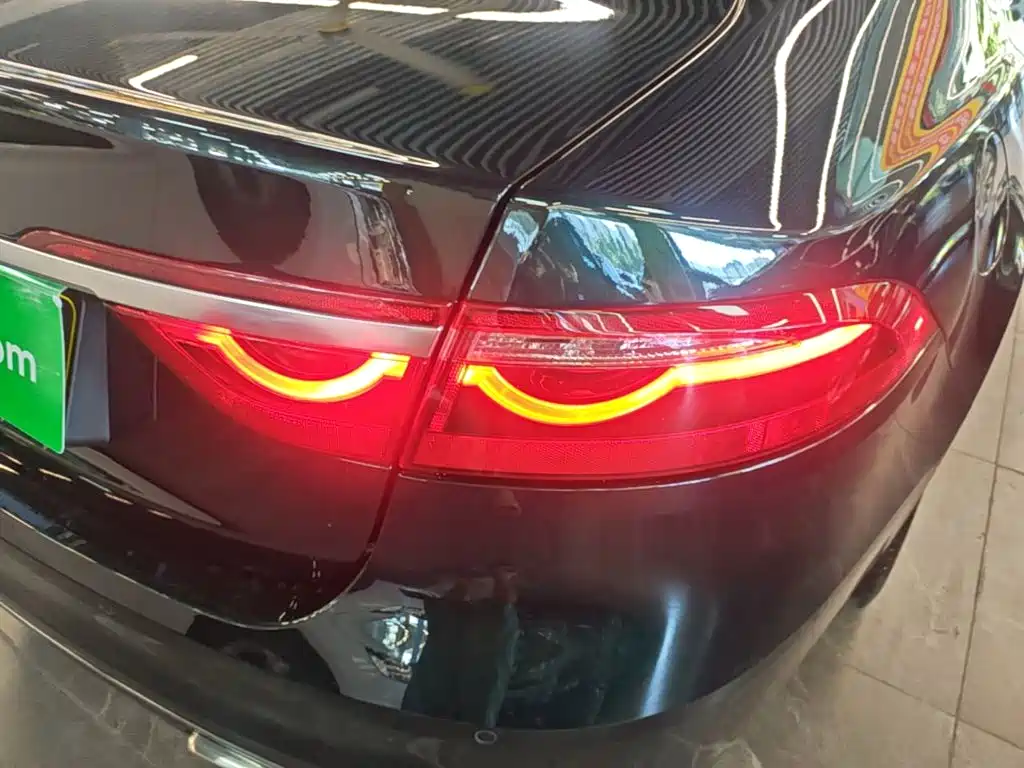 Jaguar XFL — миниатюра 8