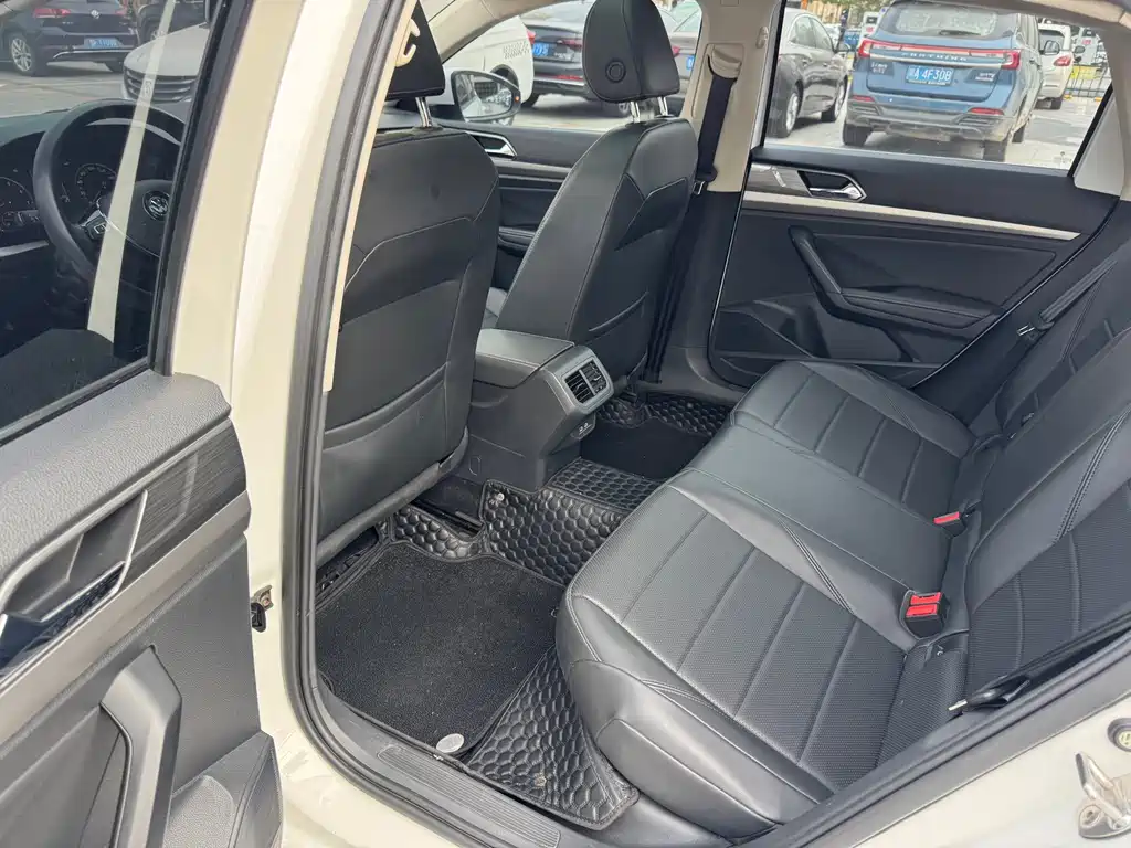 Volkswagen Lavida — миниатюра 12