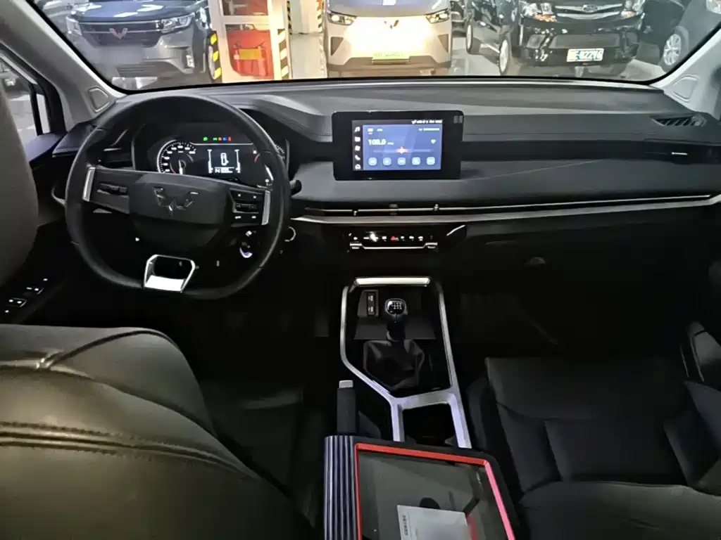 Wuling Jiachen — миниатюра 10