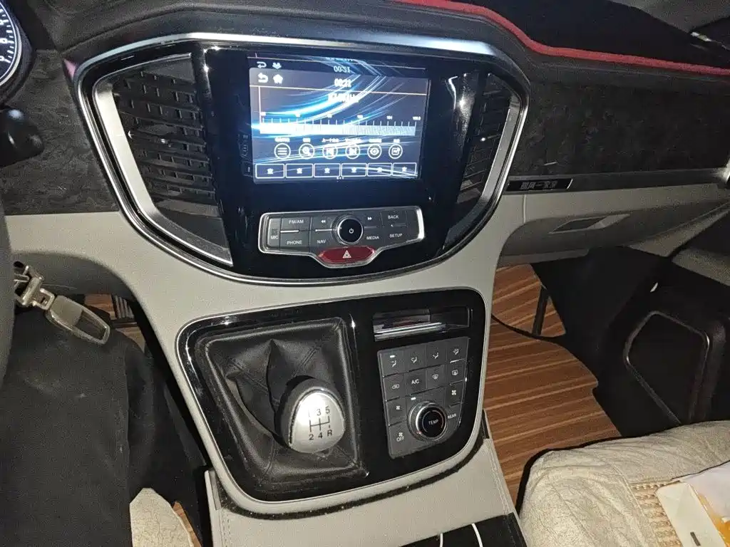 JAC Refine Refine M4 — миниатюра 9