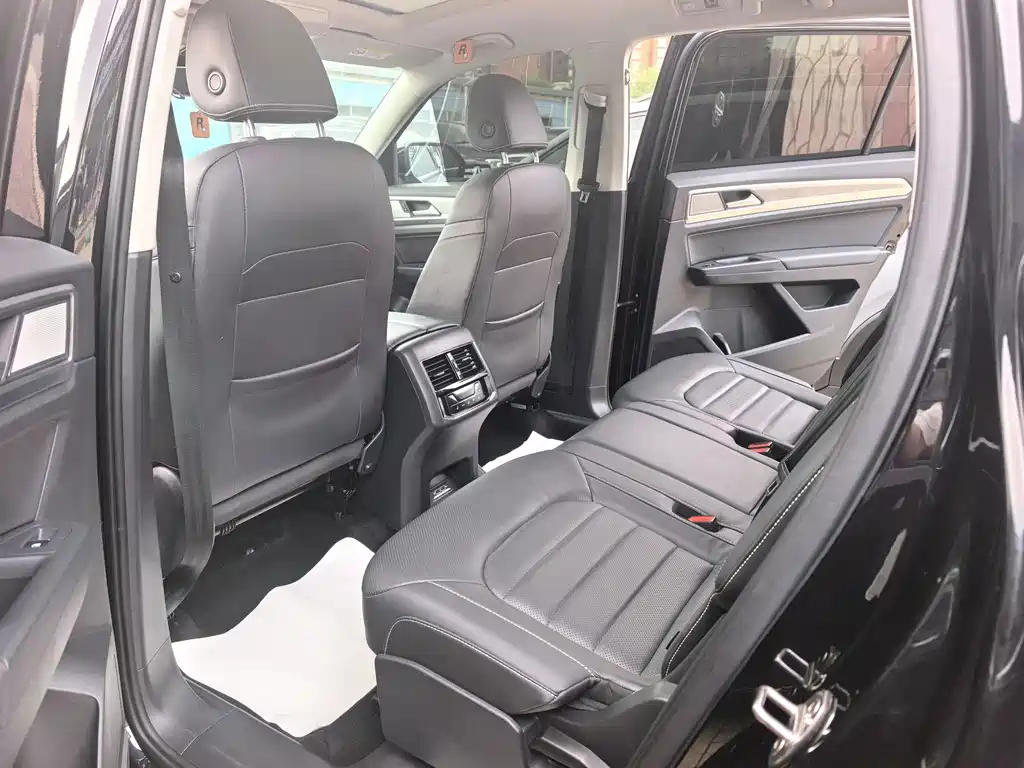 Volkswagen Teramont — миниатюра 5
