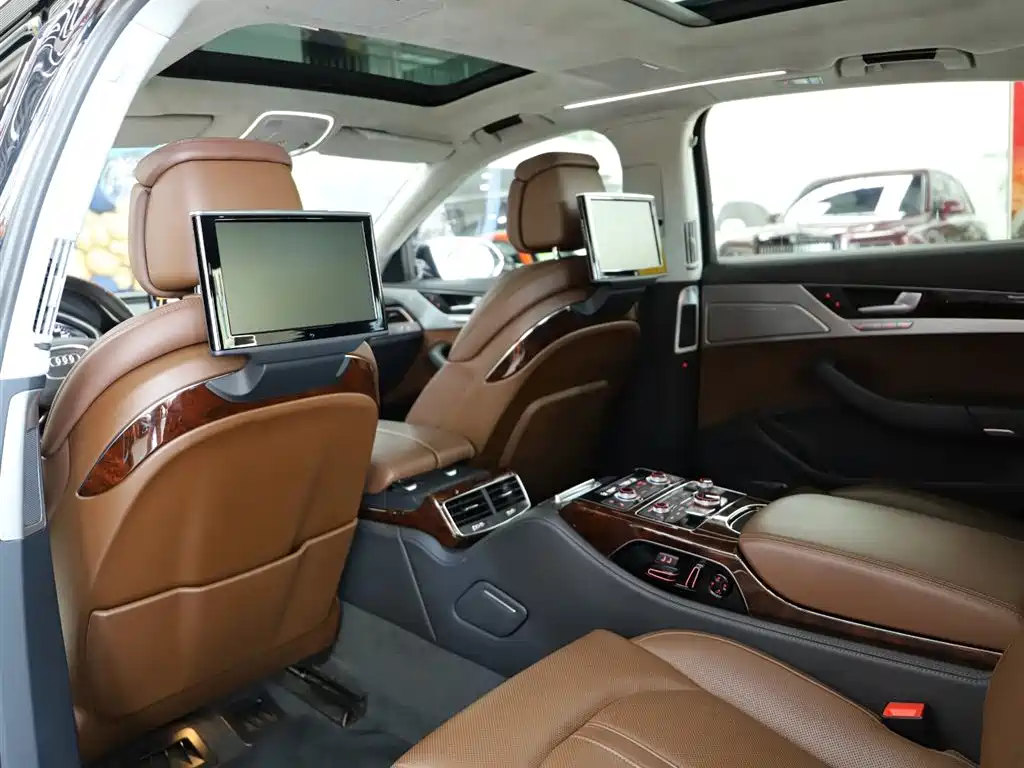 Audi A8 2011 A8L W12 6.3 FSI quattro