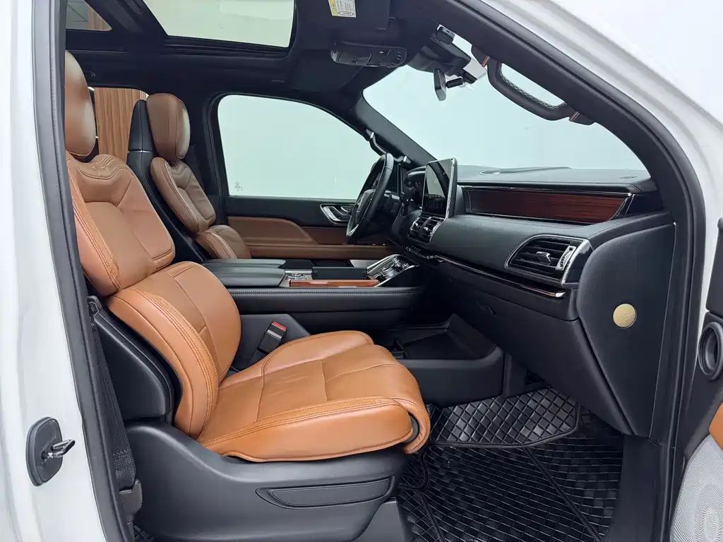 Lincoln Navigator — миниатюра 22