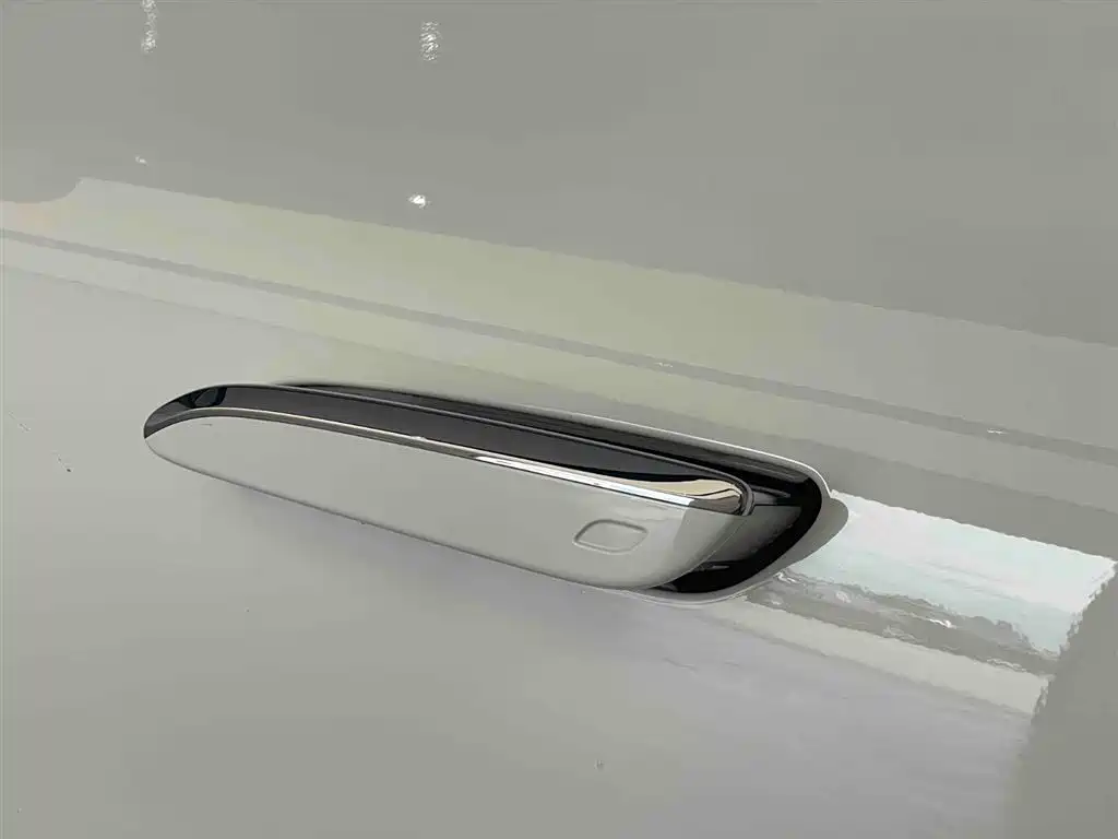 Mercedes-Benz EQE 2025 500 4MATIC Luxury