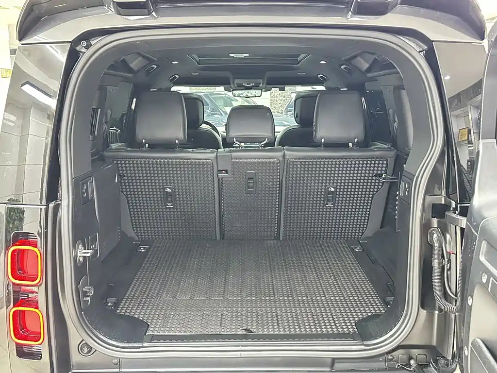 Land Rover Defender — миниатюра 9