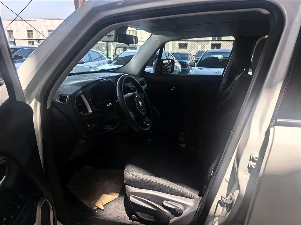 Jeep Renegade 2018 180T AT +