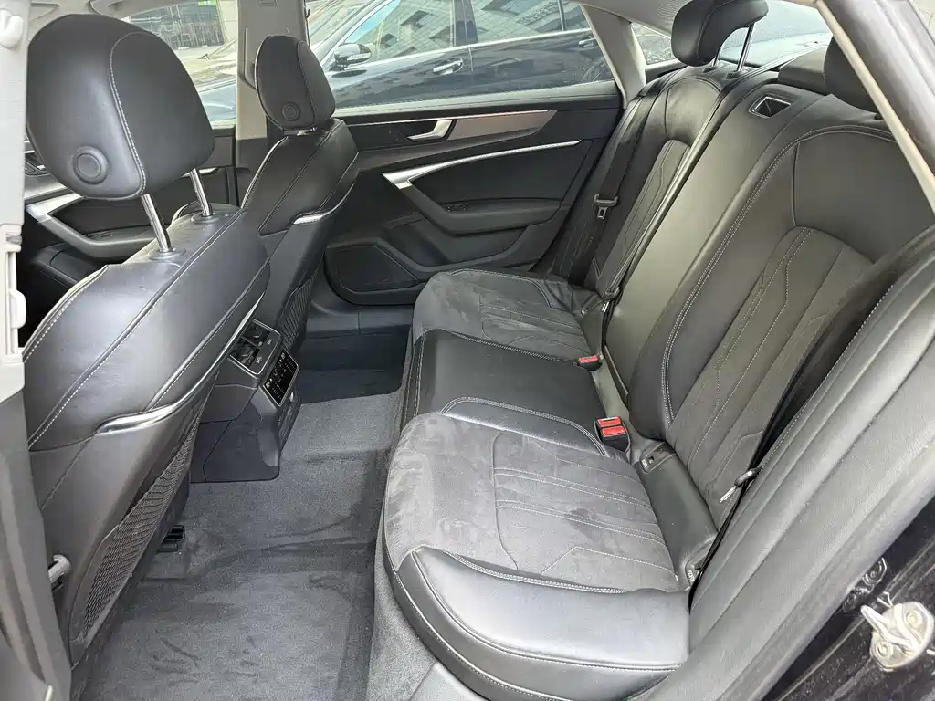 Audi A7L — миниатюра 12