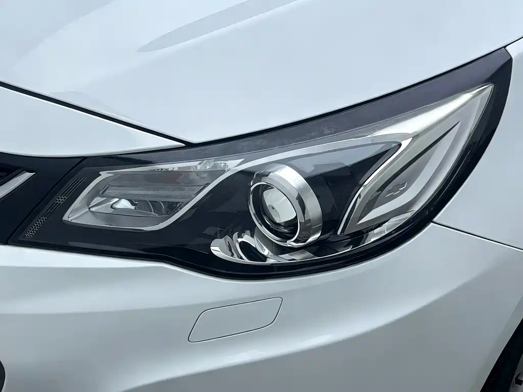 Chevrolet Malibu — миниатюра 11