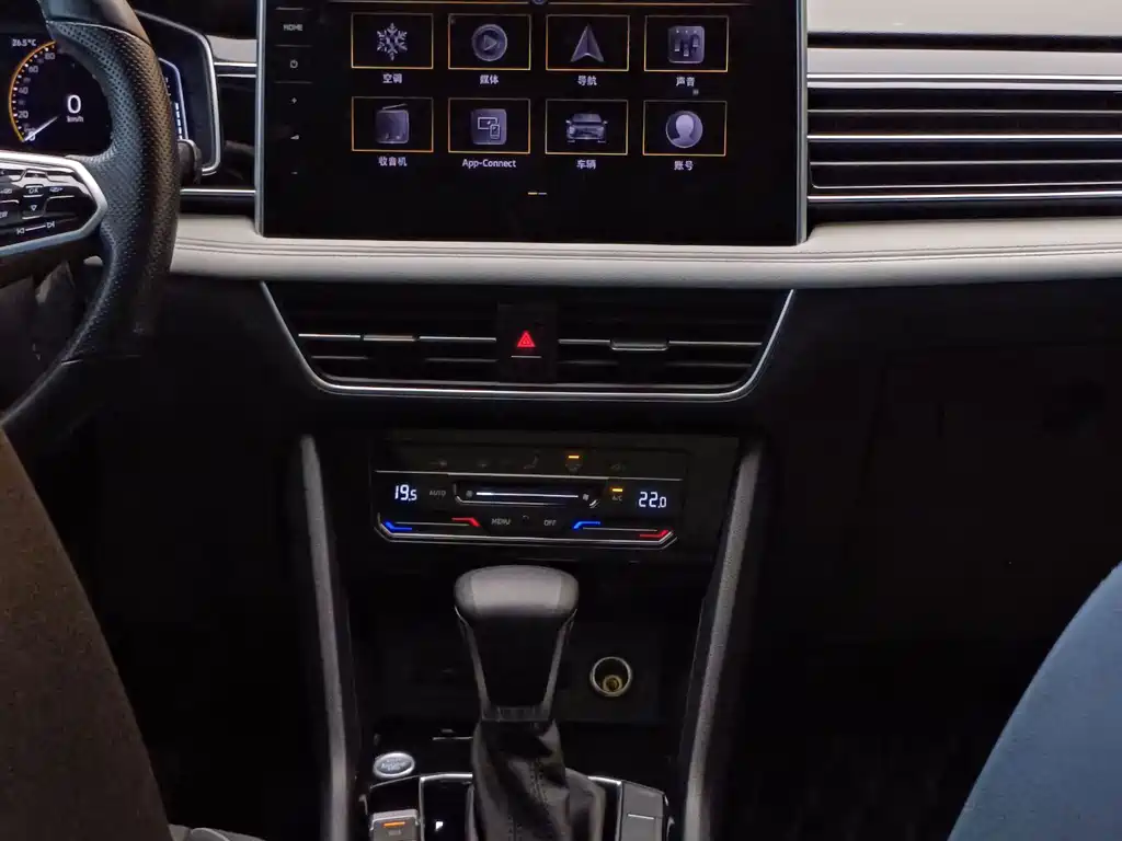 Volkswagen Tiguan L — миниатюра 18