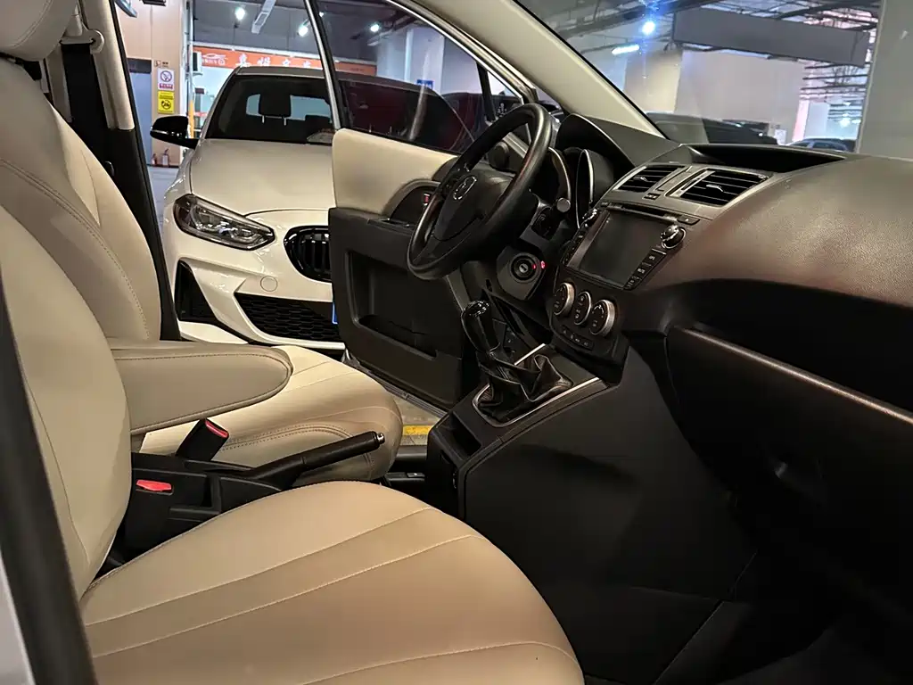 Mazda 5 — миниатюра 7