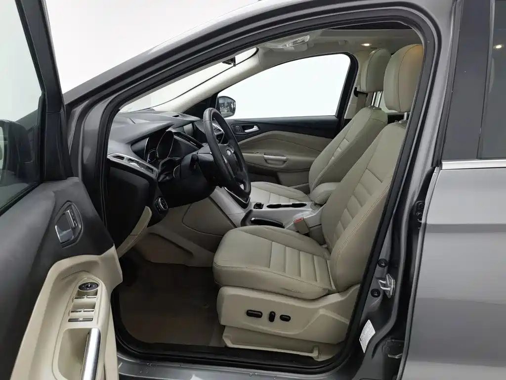 Ford Kuga — миниатюра 10