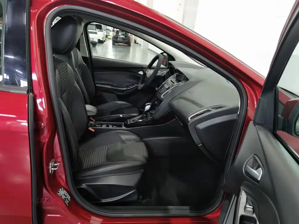 Ford Focus — миниатюра 23