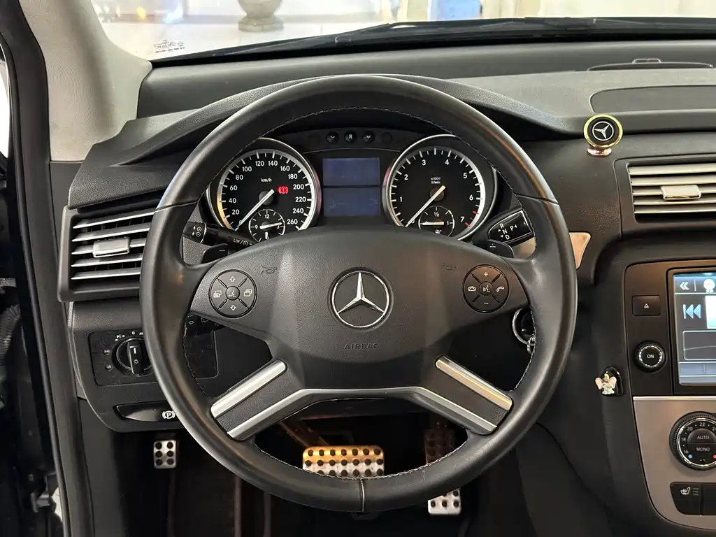 Mercedes-Benz R-Class — миниатюра 17