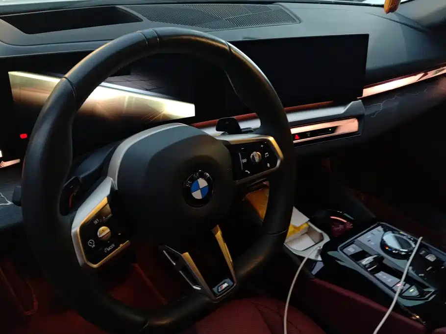 BMW 5 Series — миниатюра 12