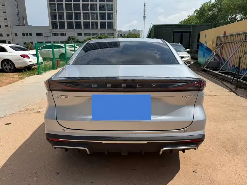 Geely Galaxy Galaxy L6 L6 2025 EM-i 60km