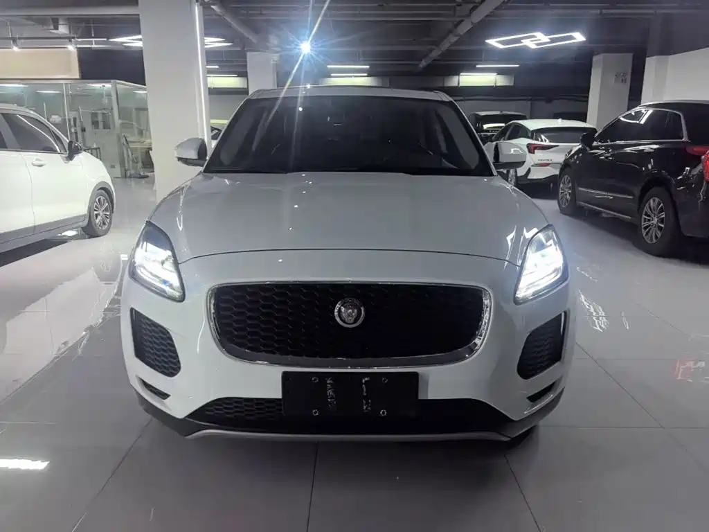Jaguar E-PACE — миниатюра 3