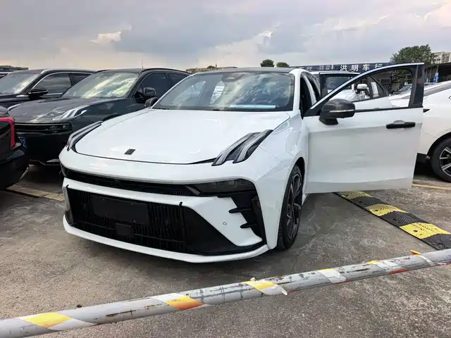 2024 Lynk & Co 03