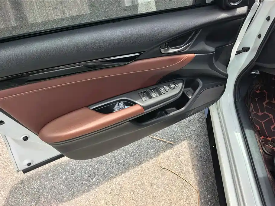 Honda Civic 2021 HATCHBACK 220TURBO CVT